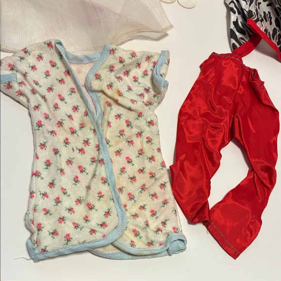 Assorted Vintage 50s & 60s Doll Clothing Set with Red, White, and Pink Pieces - Picture 2 of 9